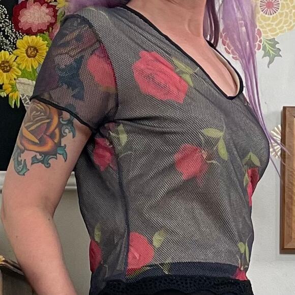 Vintage Rose Print Mesh Tee, 1990s Black & Red Fishnet Top by Hanky Panky, Sz L - Picture 2 of 15